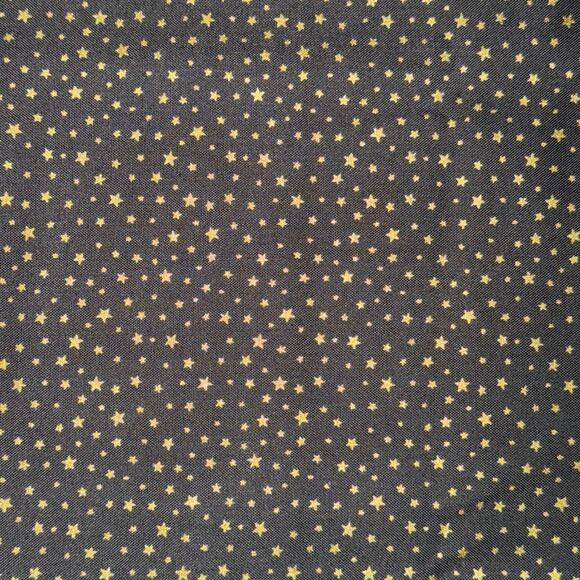 Makower UK Christmas Essentials New Star Grey with Gold Metallic - 1 Yard - Picture 3 of 5